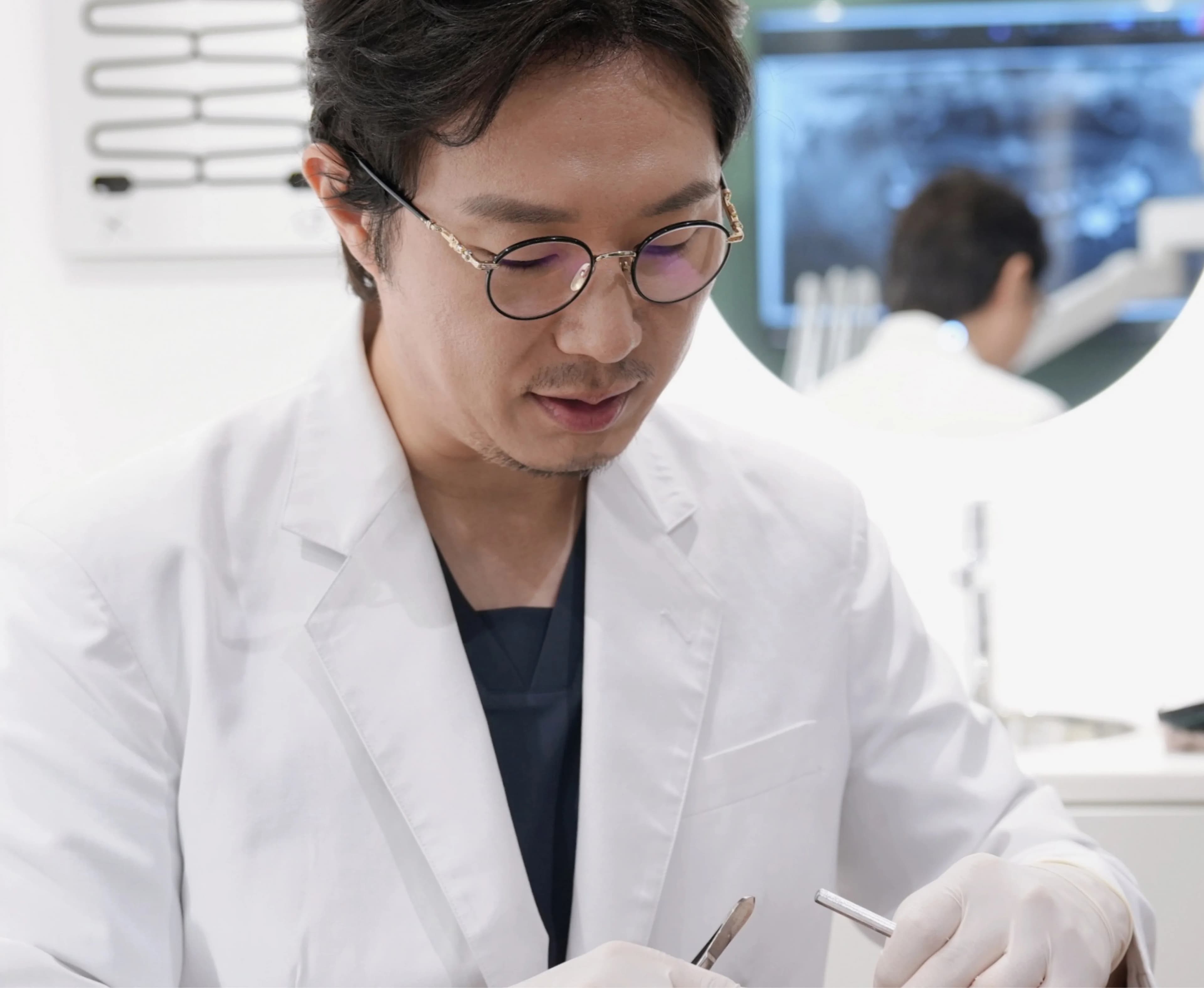 무턱에 토끼이빨, 발치가 답이 아니었던 이유 — 한 교정 케이스 이야기